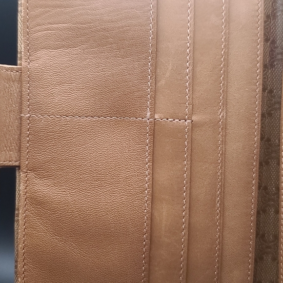 Celine bifold - Picture 12 of 16